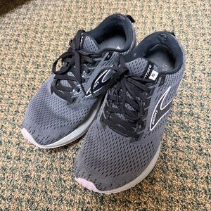 Brooks Women's Black and Gray Athletic Shoes